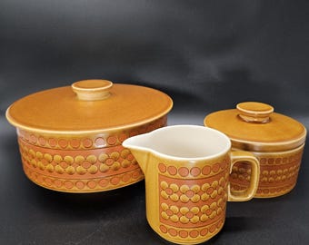 Vintage Hornsea Ceramics ronde botervloot met deksel in saffraanpatroon uit 1974, kom met deksel, melkkannetje