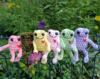 Crochet Plush Frog: Amigurumi Frog Keychain, Kawaii Frog, Crochet Keychain Frog, keyring Frog, bag Pendant Frog, Easter gift