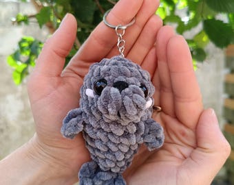 Crochet Seal Keychain: Amigurumi Bag Charm, Crochet Plush Seal, Keychain Seal, crochet Sea Creature, Amigurumi Seal, Kawaii seal