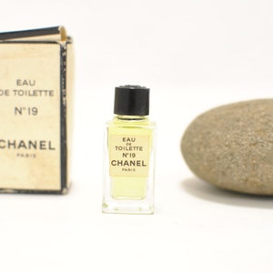 Chanel Chanel N°19 EDT buy online - India