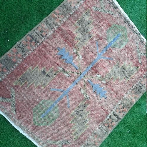 Small Square Rug 1'6