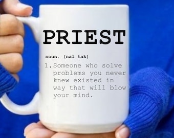 Taza de café con definición divertida de sacerdote, regalo católico