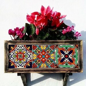 Flower Pot Metal Handles Brown, with Handle Materials: Pine Wood Indoor and Outdoor Flower Box with Tray and Handles Mexican Tile Wooden Planter with Mexican Tile Flower Pot Metal Handles Brown, with Handle Materials: Pine Wood Indoor and Outdoor Flower Box with Tray and Handles Mexican Tile Wooden Planter with Mexican Tile