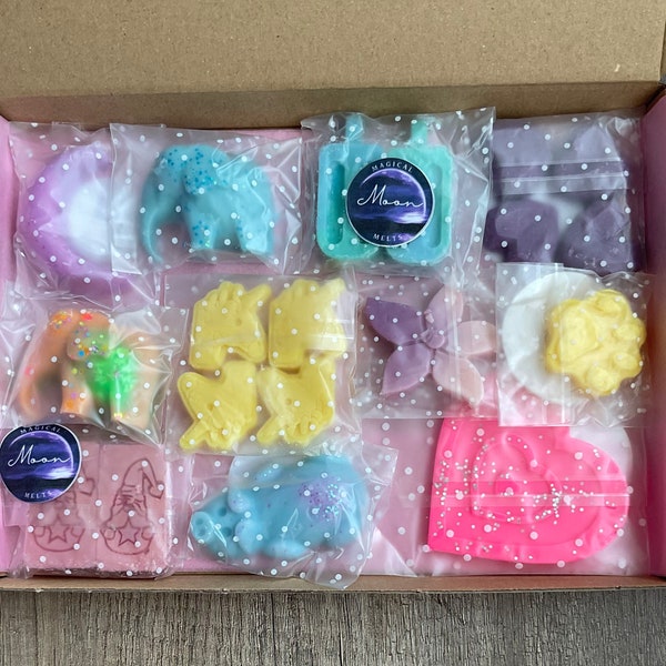 Mega Bargain Wax Box. 200g of Highly Scented, Long Lasting Wax Melts in a Variety of Shapes and Scents.