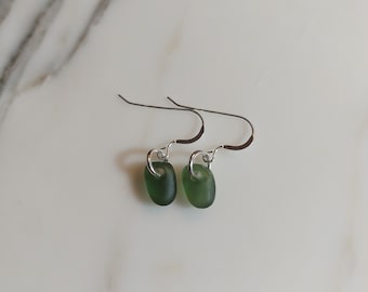 Zeeglas, 925 sterlingzilveren dangly-oorbellen.