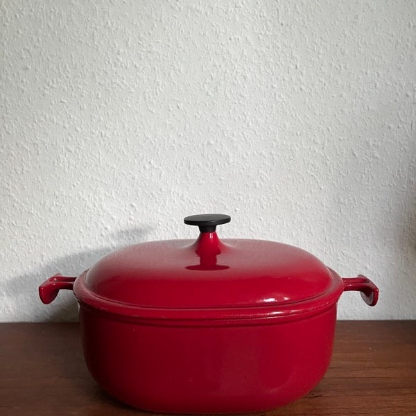 STUDIOSECONDLOVE - le creuset cast iron pot vintage 1970s space age france enzo mari red