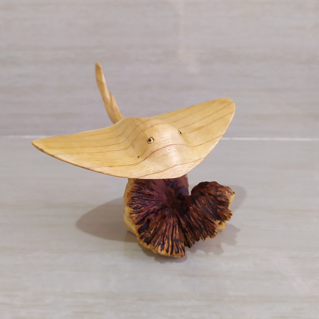 Stringray Fern Wooden Stingray Statue on Fern, Hand Carved Ornament - Etsy
