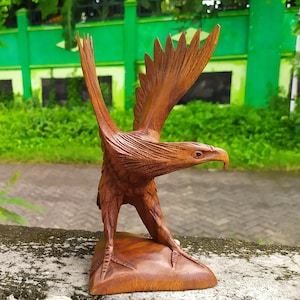 Wooden eagle statue. wooden flying eagle. Eagle statue flapping its wings. Valentine&#39;s Day.  Gift for him. Gift for dad