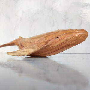 Expositor Escultura de Madera Ballena Jorobada 30 cm