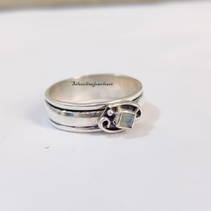 Anillo giratorio de piedra lunar arcoíris: anillo de meditación hecho a mano en plata de ley 925