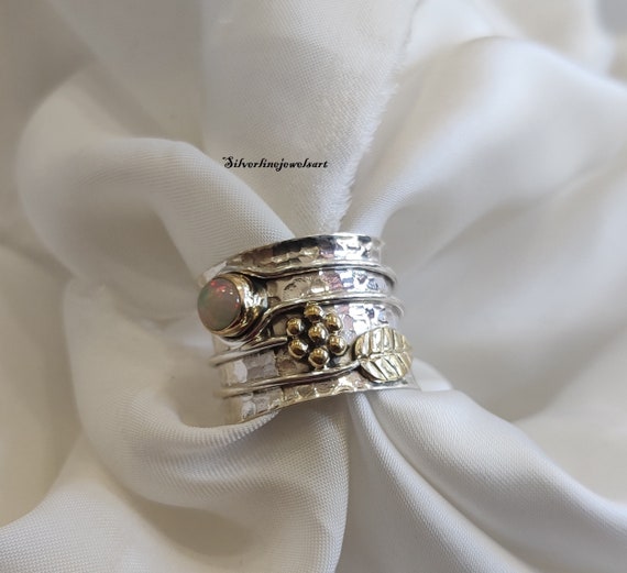 オパールの手作りシルバーリング ネパールで手作りのオパールリング92.5％シルバー - ショップ ナイリ