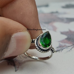 Emerald Ring, Natural Emerald , Solid 925 Sterling Silver, Women Ring, Gemstone Ring, Beautiful Ring, Lovely Ring, Gift for her.