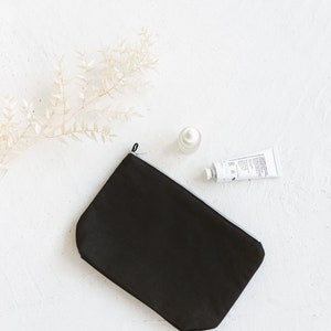 Unisex Pure Linen Washbag Makeup Bag in Grey or Black Cosmetic Bag with the Zip image 3