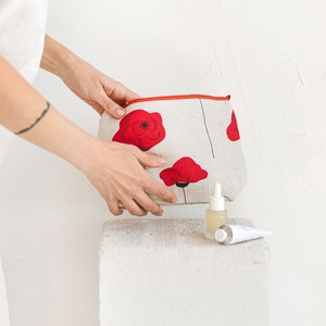 Trousse de maquillage en lin avec coquelicots rouges Pochette cosmétique avec le sac de toilette zippé pour femme image 3