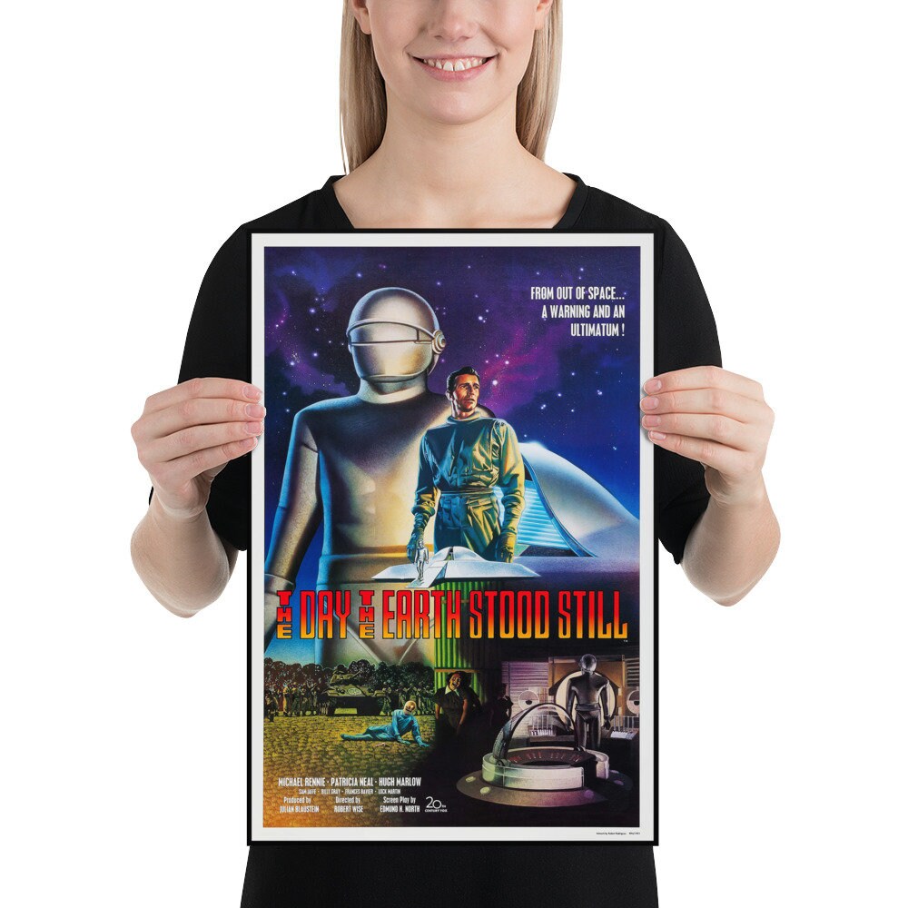 thumbnail interactive-video image 1 of The Day The Earth Stood Still Movie Magnet - 2x3 Inches, Refrigerator/Locker 1 of 3