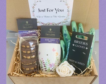 Ladies Gardening Gift Set For Her, Gardener Mug Pamper Hamper | Gardener Glove Gift Box For Her | Retirement Gift Set Mum Nan Wife Friend