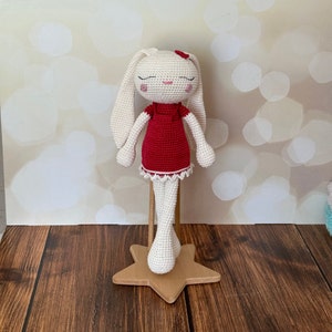 Gehäkelte Häschenpuppe, Neugeborenen Geschenkkorb, individuelles Kaninchen zum Verkauf, Kleinkindspielzeug 1 Jahr alt, individuelles Langohrhäschen, gehäkeltes Kaninchen