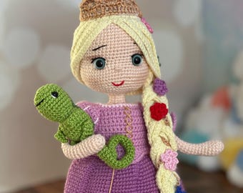 Rapunzel hecha a mano con Pascal, Rapunzel amigurumi, muñeca de ganchillo de cuento de hadas, muñeco de peluche de cuento de hadas, regalo para niñas, decoración de guardería