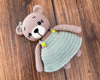 Muñeco Oso De Ganchillo, Muñeco Verde Salvia, Animales De Ganchillo, Juguetes Amigurumi, Juguetes De Ganchillo, Juguetes Para La Venta, Animales De Peluche, Juguete De Peluche, Juguete De Punto,