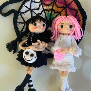 Gehäkelte Mittwochspuppe, Häkelpuppe, Mittwochspuppe, handgemachte Puppe, Mittwoch Addams Puppe Geschenk, Horror Gothic Puppe, Geschenk für sie