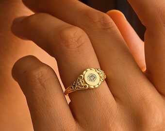 Gold Filled Birth Flower Signet Ring, Birth Flower Ring, Vintage Design Gold Signet Ring, Dainty Engraved Floral Ring, QA118