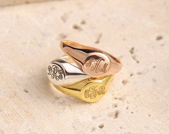 Signet Ring, Gold Signet Ring, Personalized Initial Jewelry, Dainty Signet Ring, Birthday Mom Gift, Gift for Her, QA30