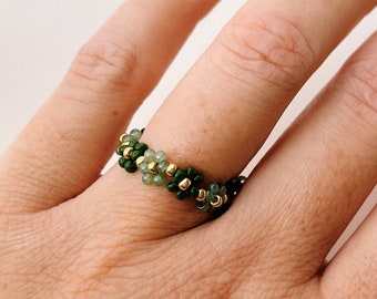 keari - POPPY daisy bead ring, fir/dark green, bead jewelry, Miyuki/glass beads