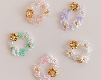 keari - MOLLY pearl ring with daisies in white, purple, mint, pink and pale pink, pearl jewelry, Miyuki/glass beads & faceted beads