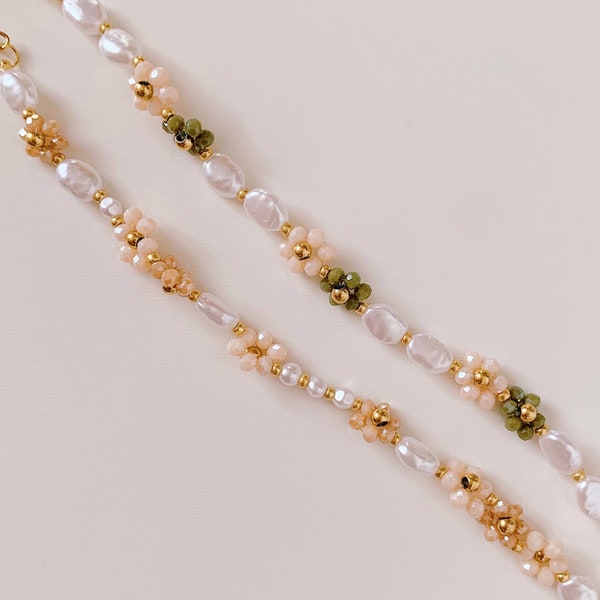 keari - SISSI Gänseblümchen Perlenarmband mit Facetten- und Imitationsperlen, goldener Verschluss, Edelstahl, allergikerfreundlich