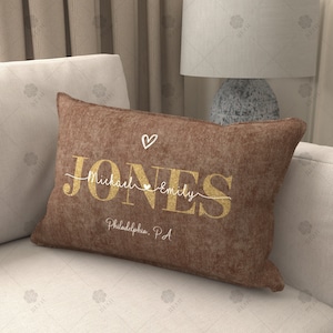 Almohada con letras personalizadas para amigos: funda de almohada con apellido, regalo de inauguración de la casa único, funda de almohada con nombre, regalo familiar