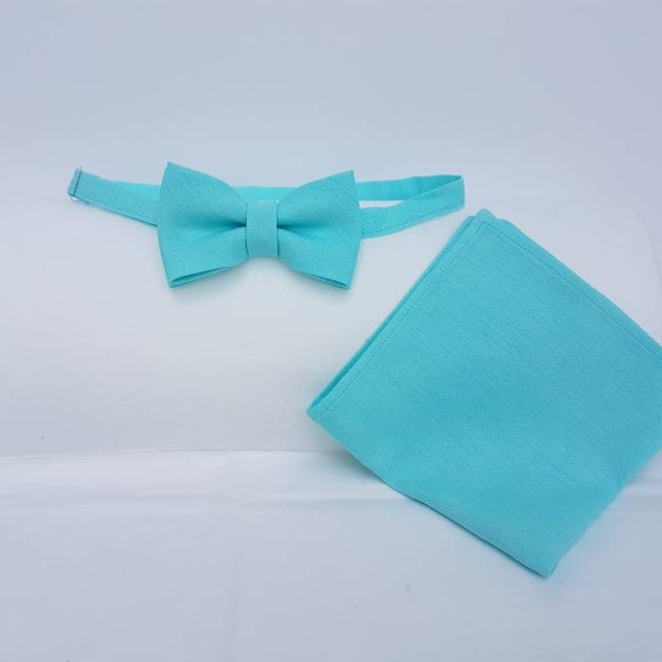 Men’s duck egg blue linen bow tie/pocket square set for weddings, parties.