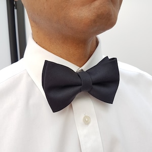 Mens midnight blue wool bow tie / pocket square set for evenings, weddings, parties