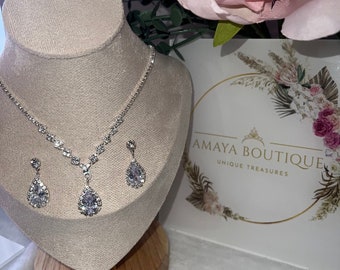 Teardrop Jewellery set - Best Seller | Earrings & Necklace | Bridal set | Prom jewellery | Bridesmaid jewellery |