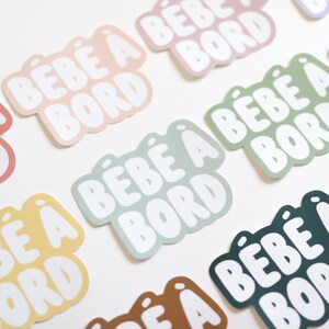 Bébé à Bord Bumper Sticker (French) | Décalque de voiture, vinyle décoratif, petit humain, cadeau de douche de bébé, cadeau de maman image 9
