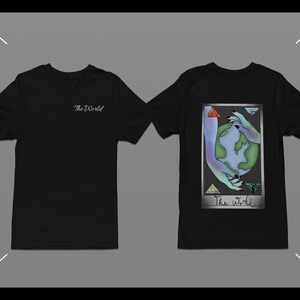 ワールドタロットカードTシャツ：グローバルハーモニーシンボルシャツ、タロットにインスパイアされたファッション、宇宙アートワーク、スピリチュアルジャーニーアパレル、グラフィックTシャツ、ユニセックス