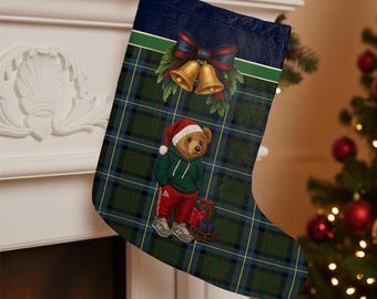 Weihnachtsstrumpf mit Teddybär von Ralph Lauren | Weihnachtsstrumpf mit Tartanbär und Weihnachtsmannmütze | Weihnachtsstrumpf mit Teddybär