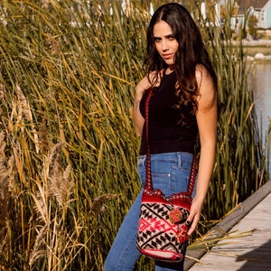 Crossbody Wool Bag/Made in Peru/Free Sipping