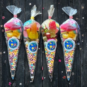Personalised Space Theme Sweet Cones Party Favours filled with Pick and Mix Sweets Pre-Filled Sweetcone, Children’s Party, Kids Sweets