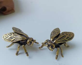 Get 2 pieces vintage brass copper lovely fly statues pendants , household brass insect decorations, and collectible collectible art crafts gift