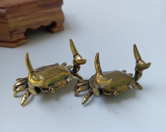 Get 2 pieces Vintage Brass Domineering Crab Statues, Brass Animal Ornaments and Collectible Gifts