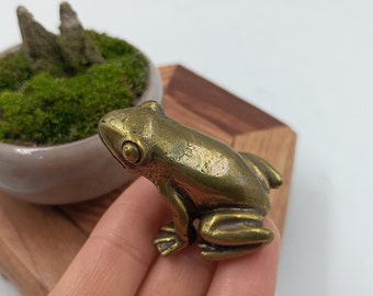 2pcs beautiful brass frog statue decoration, golden toad desktop decorations, copper carving crafts,Feng Shui Wealth Art decor ornament