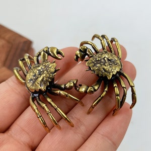 Get 2pcs Crab Sculpture,Solid Brass Copper Decorative crab Ornament Collectible Funny Animal Table Decor Crafts Ornamental Paperweight J7112