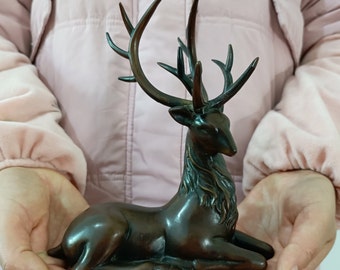Brass Deer Sculpture Statue, Solid Copper Decorative Lucky Deer Ornament Collectible Funny Animal Table Decor Crafts Ornamental Paperweight