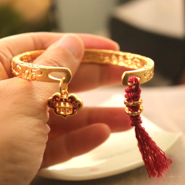 Chinese style good blessing gold plated brass bangle 24 k 錾刻吉言金手镯