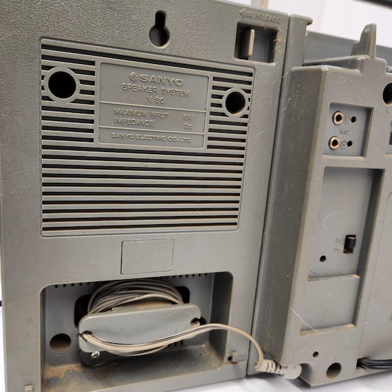 sanyo  ③ NOS VINTAGE SANYO VIP-3 Portable Stereo Cassette Player FM Radio