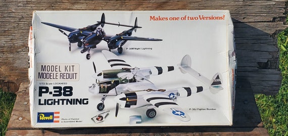 Model Aeroplane P-38 Lightning , Revall, 1/72 Scale, Lockheed