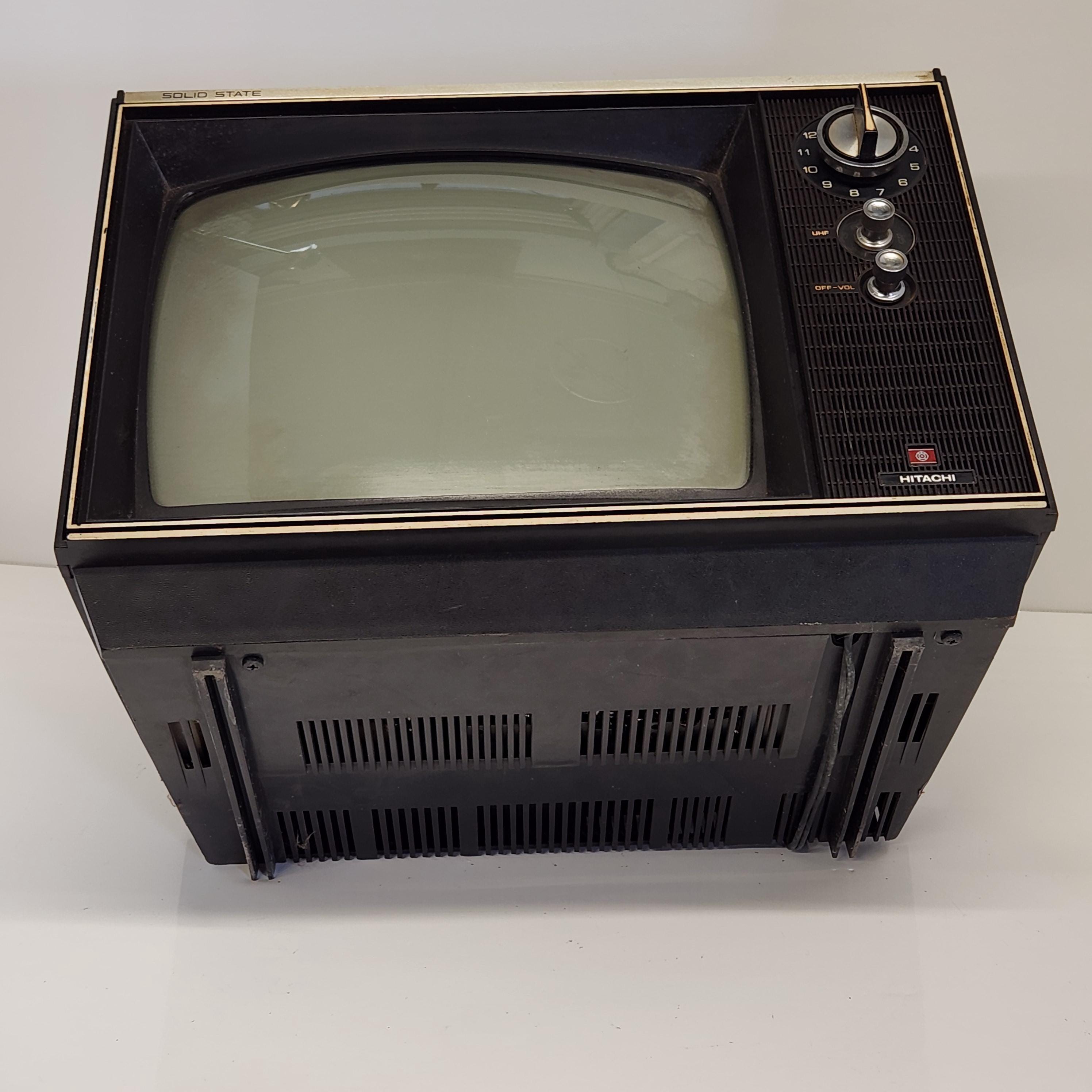 Television, Hitachi P-42 CRT, Turns On, Retro TV, Made in Television, Hitachi P-42 CRT, Turns On, Retro TV, Made in