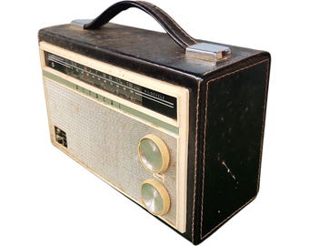 Radio, Hitachi, Model TH-812, Range 530 - 1605 Kc, Not Tested