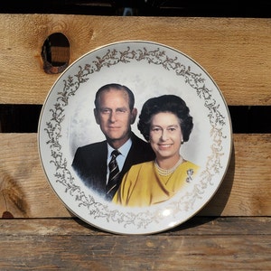 Assiette, Porcelaine, Chine, Reine Elizabeth II, Prince Phillip, Commémorative, vintage