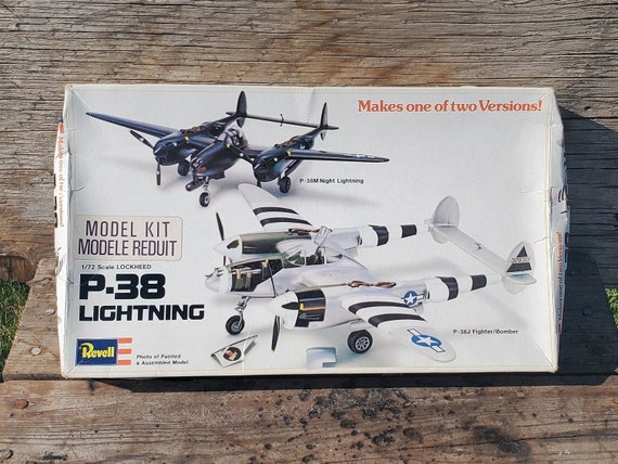 Model Aeroplane P-38 Lightning , Revall, 1/72 Scale, Lockheed